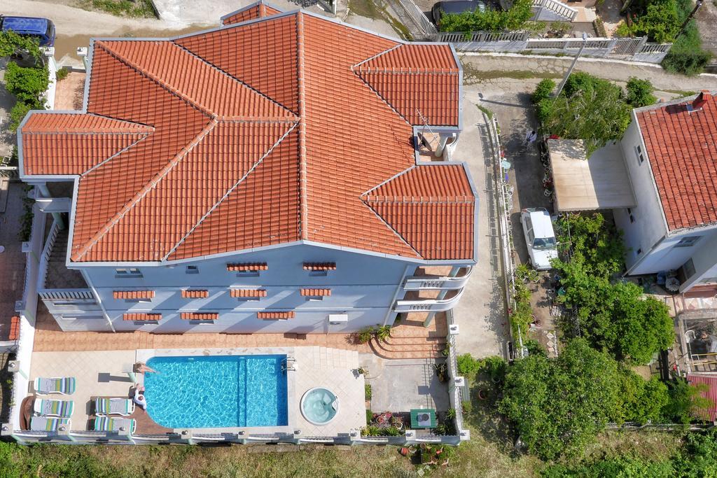 Apartments Villa Happy Mrcevac Exterior foto